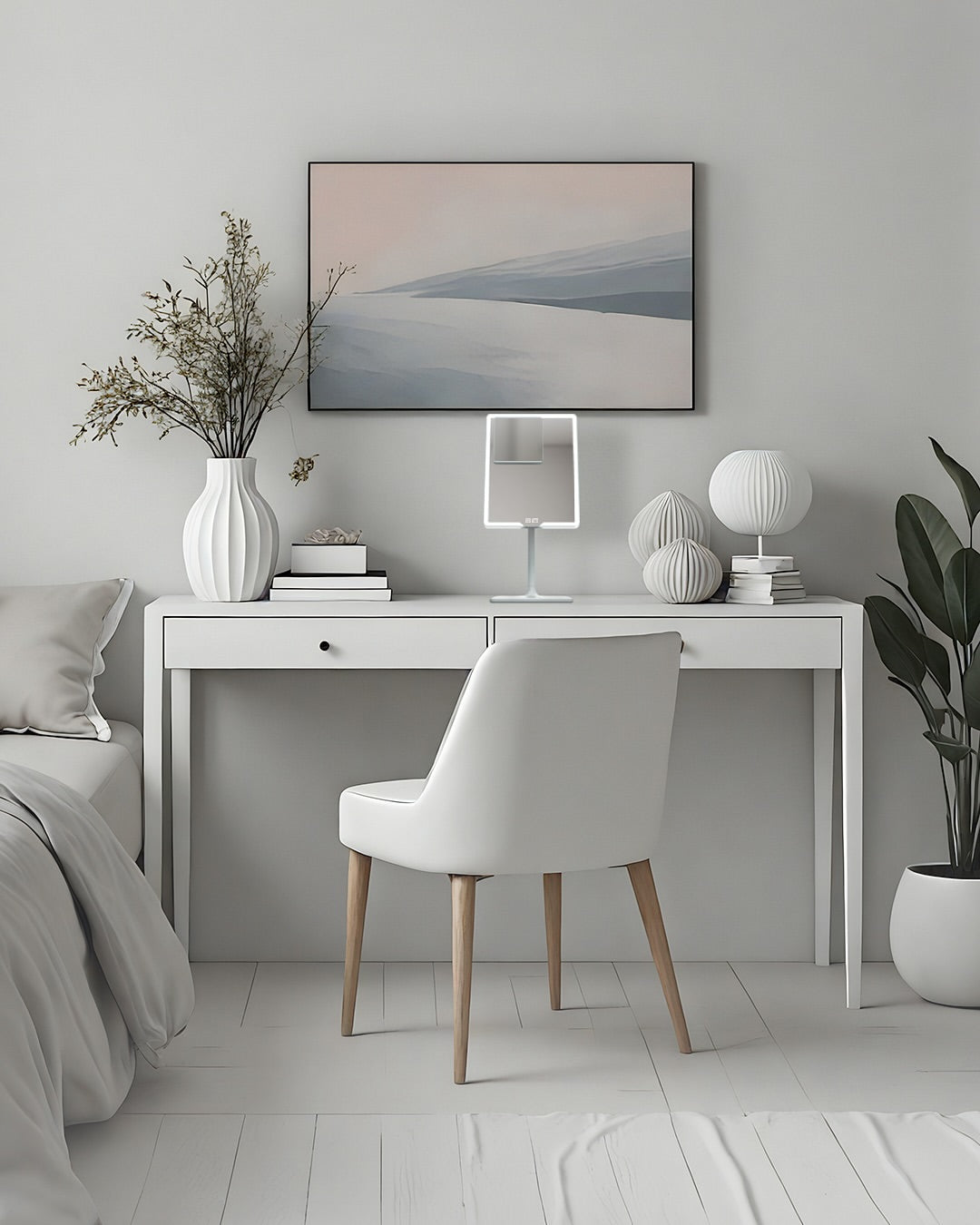 Intérieur clair et scandinave avec le miroir ORBIT Alpine White